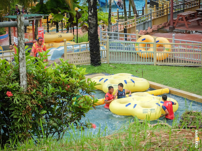 Pengunjung di A'Famosa Water Park