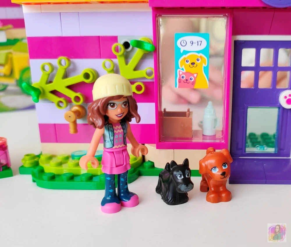 LEGO Friends - Kawiarnia przy Schronisku 41699 - księgarnia TaniaKsiazka.pl