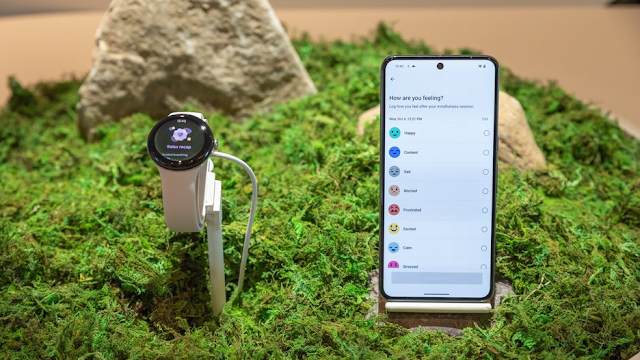 ميزة جديدة لـ Pixel Watch 3: فتح قفل الهاتف بشكل أسرع باستخدام الموجات فوق العريضة (UWB)