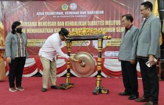 Wabup Anwar Hasyim Hadiri Pelantikan Sekaligus Seminar dan Rakercab IAI Karimun