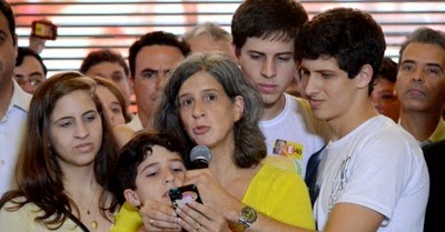 Viúva de Eduardo Campos e seus filhos declaram apoio a Aécio Neves