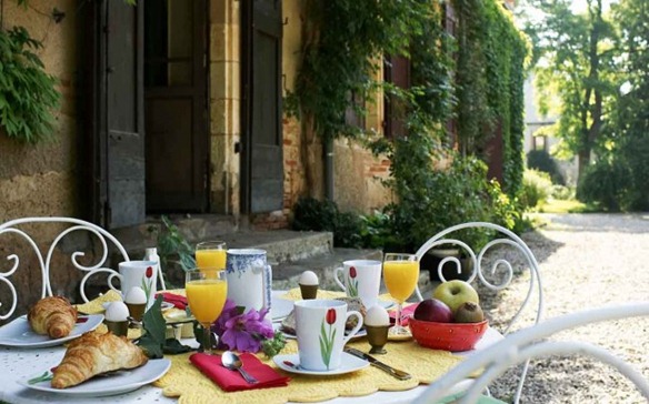 mmdomainedubuc4-Petit-Dejeuner-Domaine-du-Buc-651x386