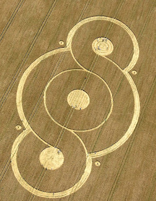 2012crop circles mayan connection. Crop Circle Formation At West