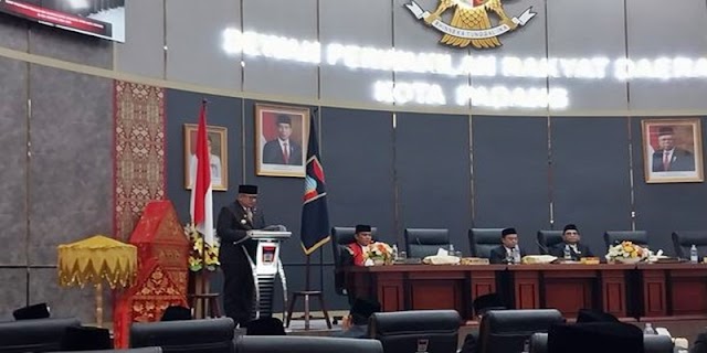 45 Anggota DPRD Kota Padang Resmi Dilantik