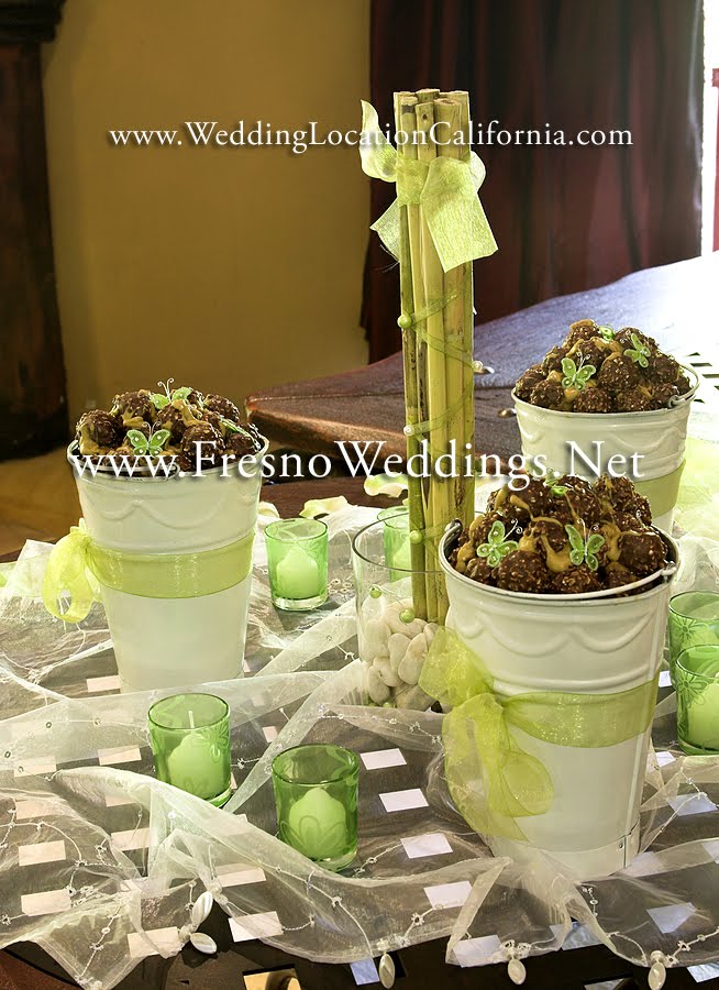 There are many unique wedding centerpiece ideas to help develop nearly any