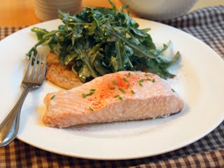  you lot heard me raving almost the fish baked inward an aromatic common salt crust every bit demonstrated yesteryear Che Salmon Baked on (inspired yesteryear i baked in) Aromatic Salt