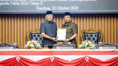 Pemkot Bandung Ajukan 5 Raperda kepada DPRD , dari Penataan PKL Sampai Keolahragaan