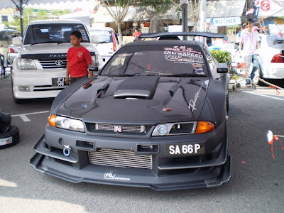 Skyline r32 wide body