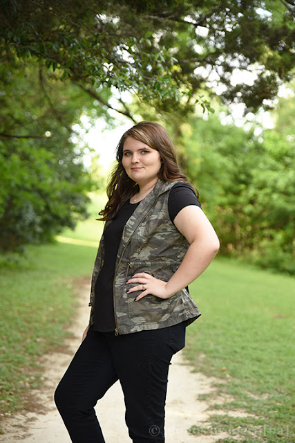 Senior portraits at Walnut Creek park