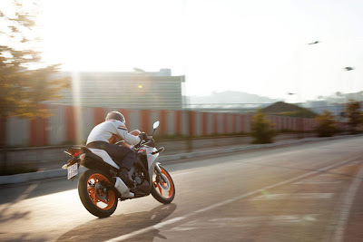 2011 Honda CBR125R Rear Angle View