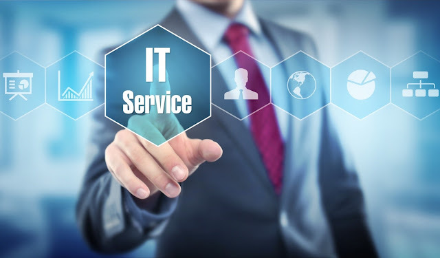4 Ways Working with IT Support Services Will Give Your Company an Edge