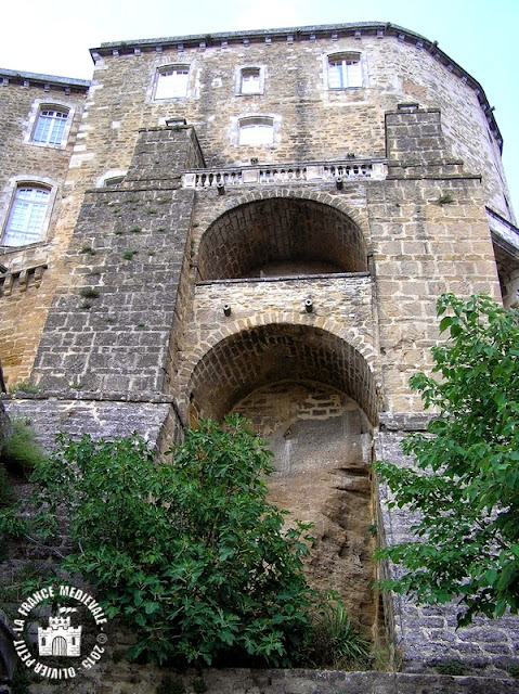 SUZE-LA-ROUSSE (26) - Château