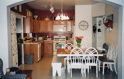  Colors  Kitchen Walls on Here Is My Kitchen I Lovingly Refer To As My Micro Kitchen Before I
