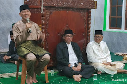 Hadiri Penutupan Muhibbah Ramadhan, Wabup Natuna Menyerahkan Bantuan kepada Warga Desa Pulau Tiga 