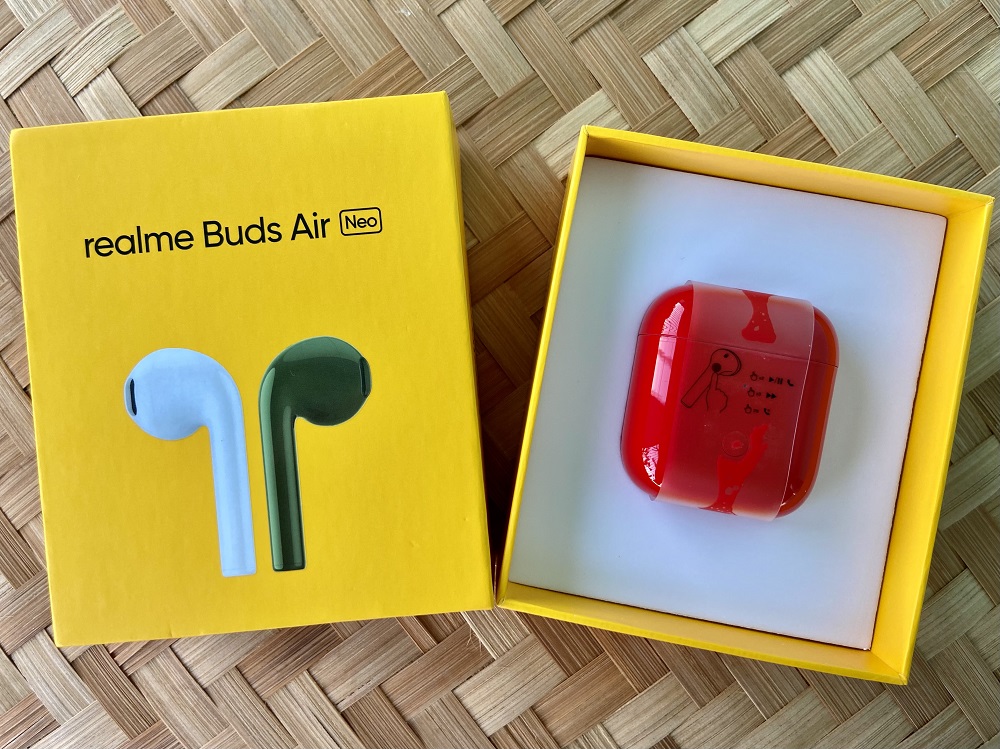 realme Buds Air Neo Inside the Box