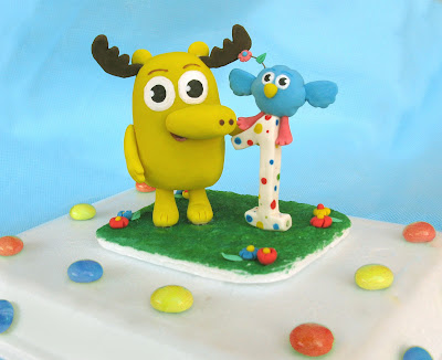 These days I'm working on four Moose and Zee cake toppers for first birthday 