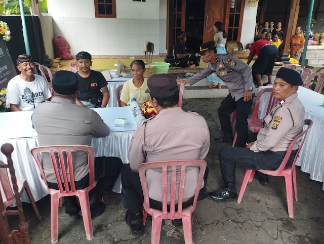 Minggu Kasih Kapolsek Bebandem Bersama Warga Banjar Dinas Dinas Tengah, Desa Bebandem, Kecamatan Bebandem.