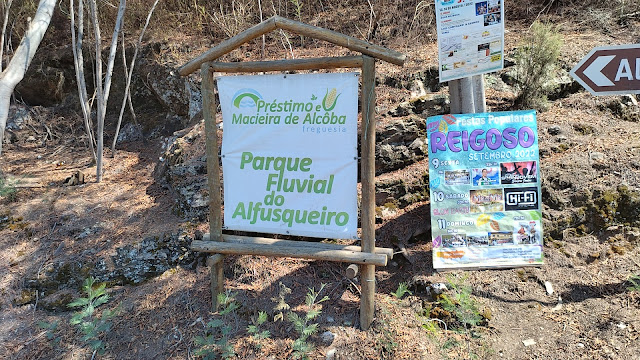 Placa de informação do parque Fluvial do Alfusqueiro