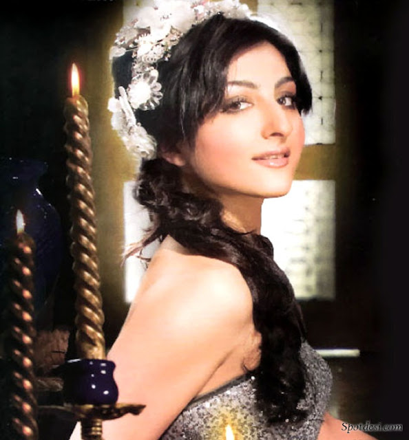 Soha Ali Khan LATEST PHOTOS 2011