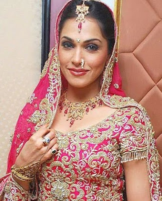 Isha Koppikar wedding photos Isha Koppikar wedding photo