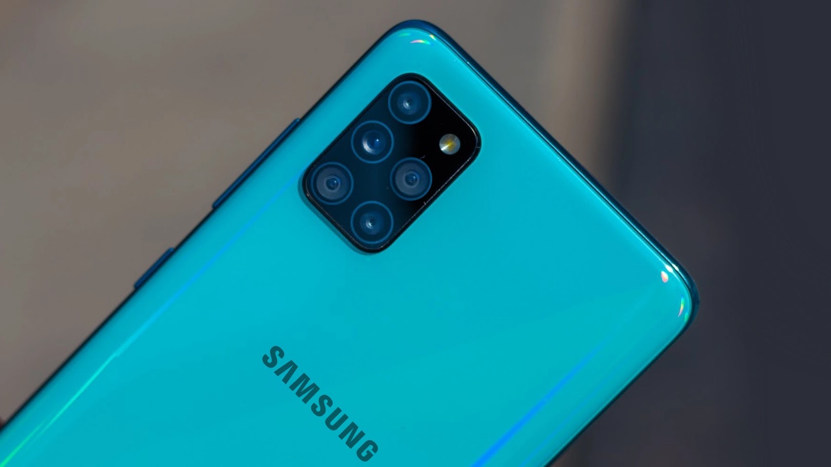 Samsung Galaxy A72 will be the first phone from the company to pack 5 rear Cameras