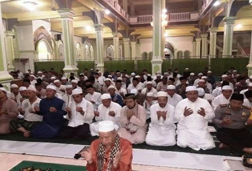 Bacaan Doa Setelah Sholat Tarawih dan Witir Lengkap Sesuai 