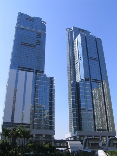 World's beautiful Tallest Hotel Seen On www.coolpicturegallery.us