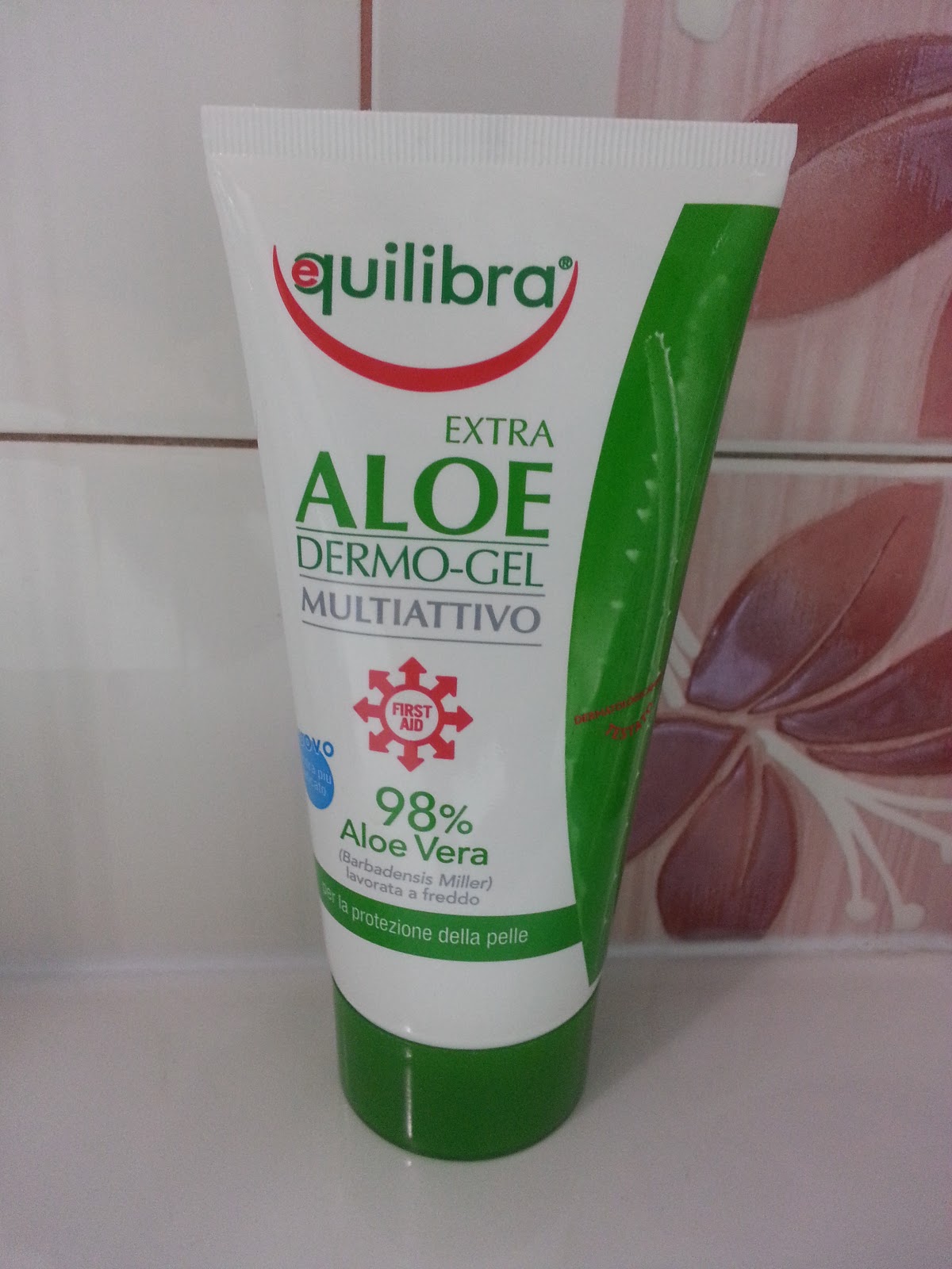 aloe sulla pelle del viso