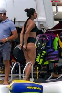 Priyanka Chopra and Sophie Turner Enjoying Beach time in Swimsuit Bikinis   .xyz Exclusive Pics 017.jpg