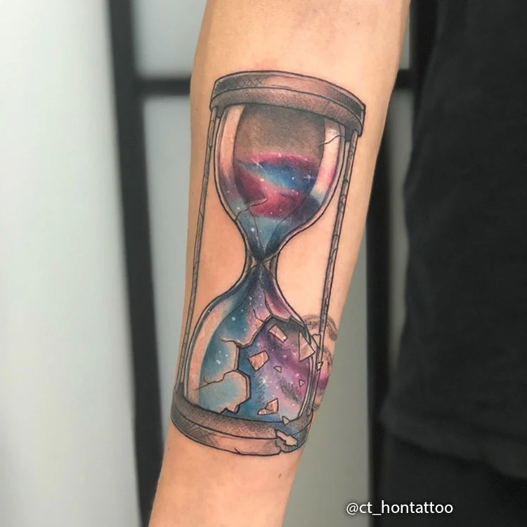 Tatuaje de reloj de Arena Roto