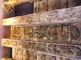 METZ (57) - Musée de la Cour d'Or : Plafond armorié du Républicain Lorrain (XIVe siècle)