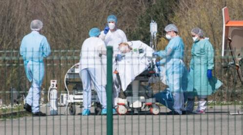 فرنسا : وفاة أول طبيب بعد أن أصيب بـ  فيروس كورونا 