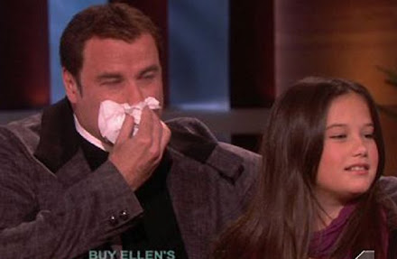 John Travolta chora em programa de TV