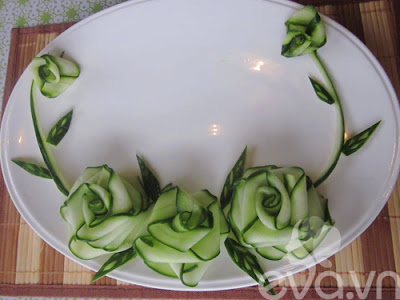 Hoa dưa chuột mềm mại trang trí đĩa ăn tuyệt đẹp!