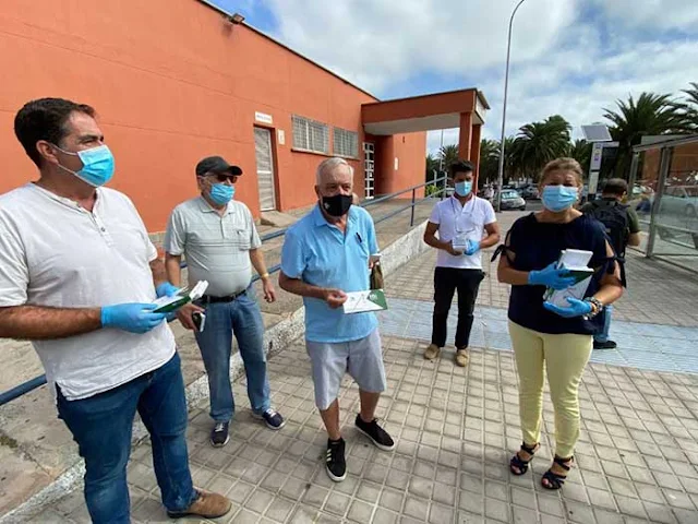 entrega de mascarillas gratis como acto simbólico, Las Palmas de Gran Canaria