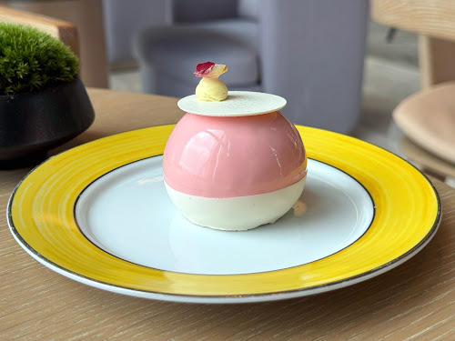 Living Room @Park Hyatt Shenzhen [Shenzhen, CHINA] - Best view Futian amazing afternoon tea pastry yogurt rose cake