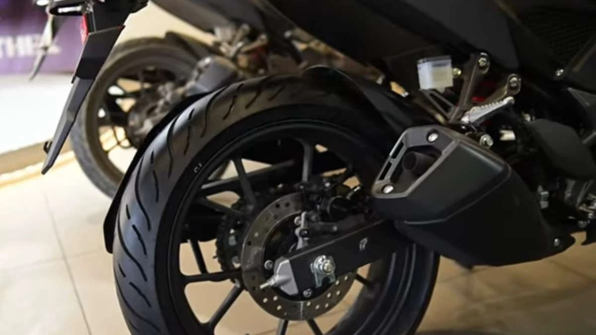 Honda CB300F: Why This Sleek Streetfighter is Stealing the Spotlight in 2025