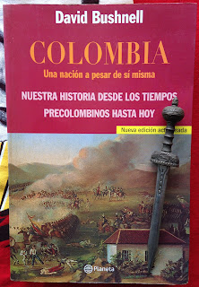 Portada del libro Colombia. Una nación a pesar de sí misma, de David Bushnell