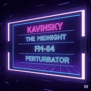 Painel futurista com os nomes de artistas synthwave em fonte neon: Kavinsky, The Midnight, FM-84, Perturbator, com fundo digital roxo-azulado