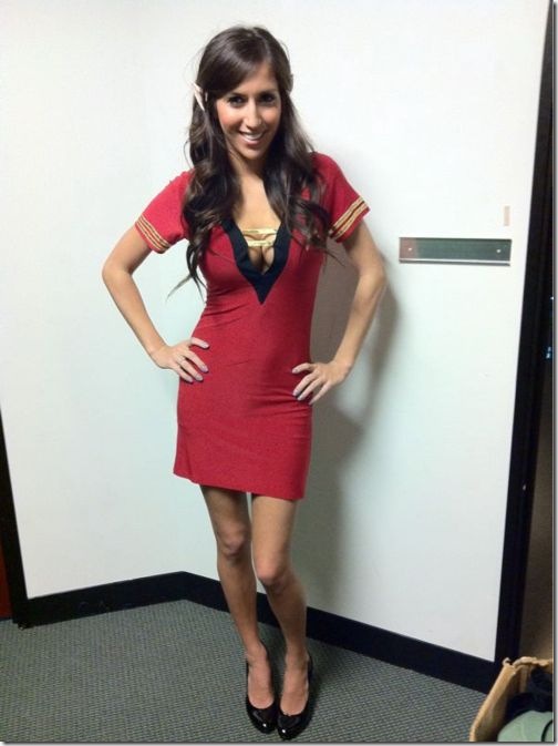 April-Oneil-hot-candids-2