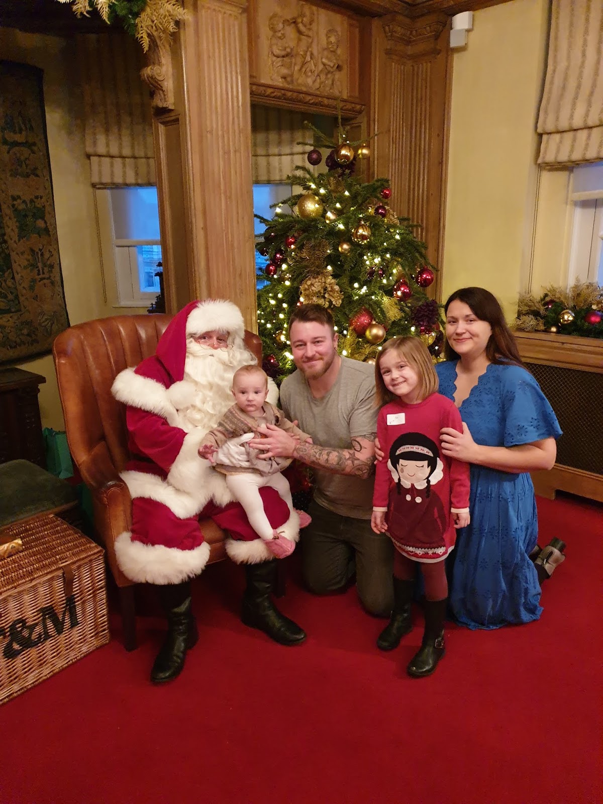 fortnum & mason santa family picture