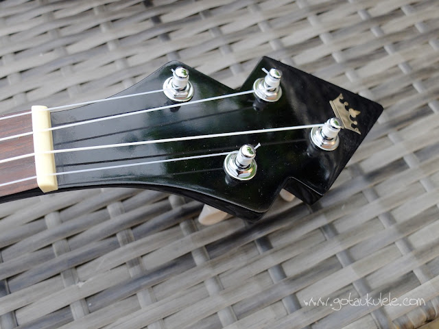 DUKE Banjouke ukulele headstock