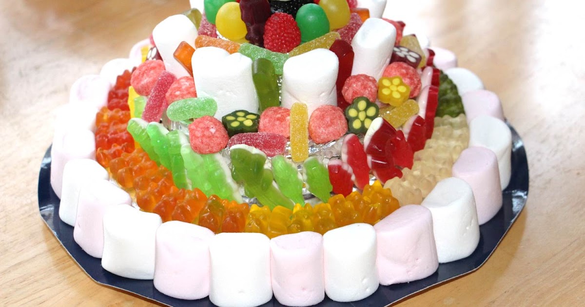 Flo En Cuisine Construire Un Gateau De Bonbons Avec Ce Qu On A Sous La Main