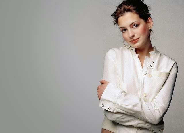 Anne Hathaway HD Wallpaper