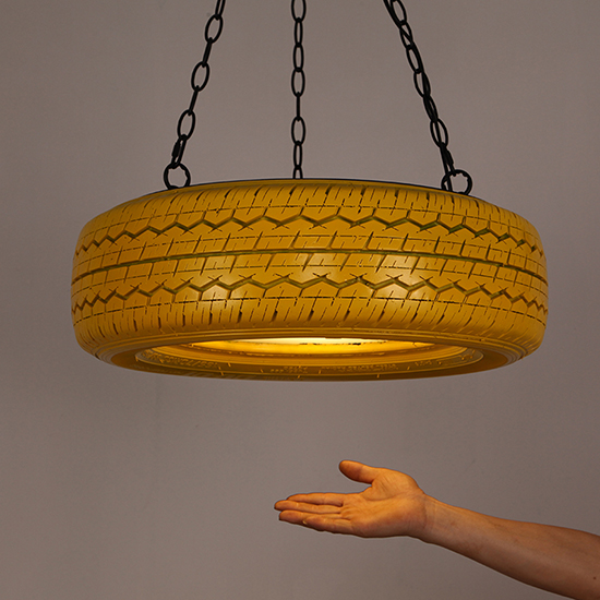 desain inspiratif lampu dari ban bekas