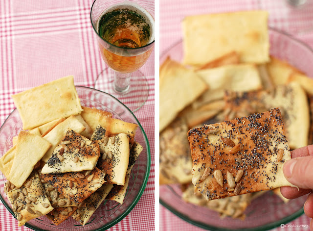 Dip de pan lavash con cebolla confitada con pasas y azafrán 