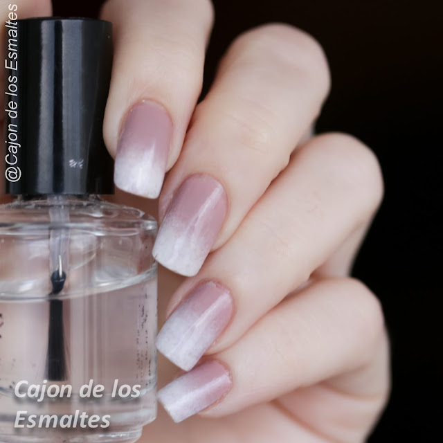 Uñas ombre - Nude y blanco