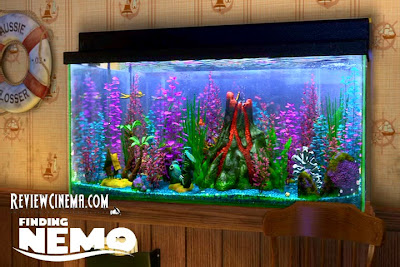 <img src="Finding Nemo.jpg" alt="Finding Nemo Nemo dalam aquarium">