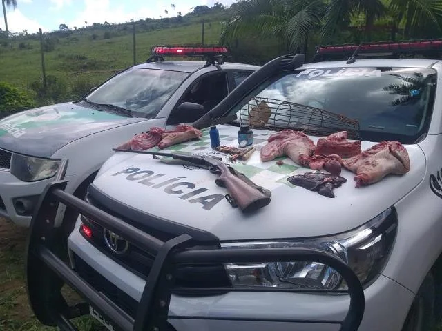 Polícia Ambiental do Vale do Ribeira inibe ações de caçador e apreende armas e animal abatido