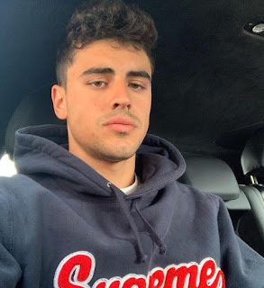 Jack Gilinsky clicking a selfie while sitting inside the car